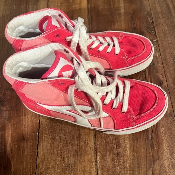 Barbie pink high top sneakers airwalk size 6.5 - Picture 2 of 12